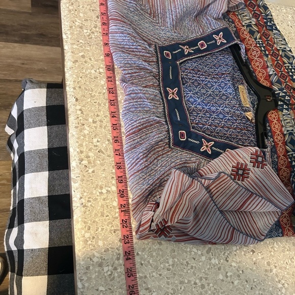 Art & Soul Women's bohemian/art to wear
Embroidered Tunic Top XL - Picture 8 of 8